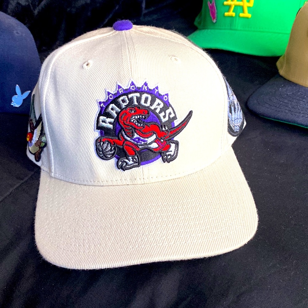 Fitted hats - Picture 4 of 10
